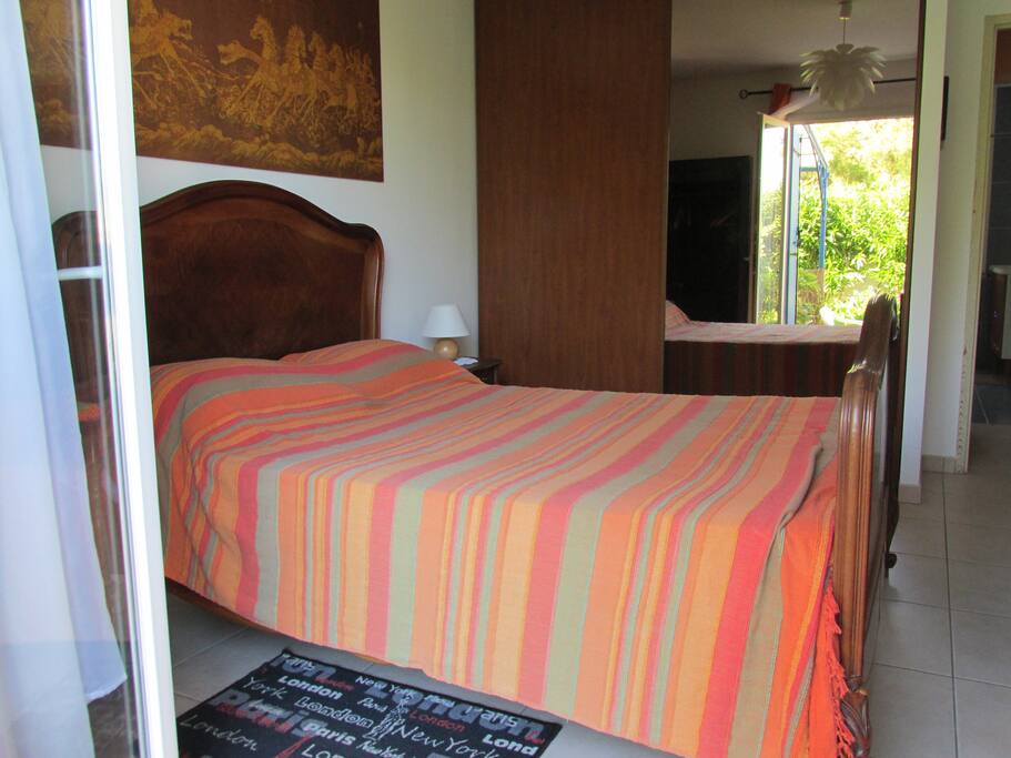 Chambre accès jardin