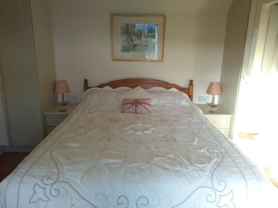 Comfy king size bed