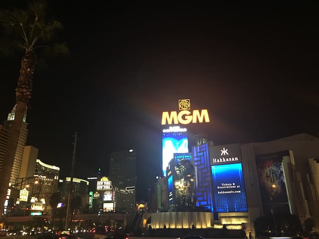 MGM Signature 2BR2BA PH strip View No Resort Fee gallery image 2