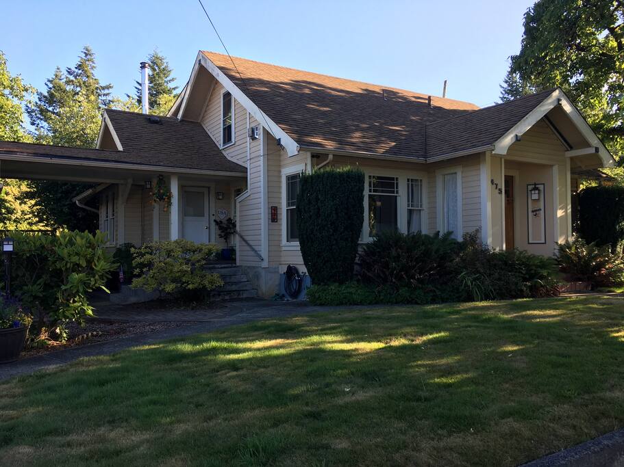 Lovely curb appeal!