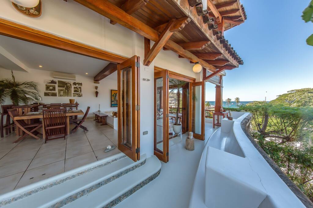 Living / Dinning Room Area