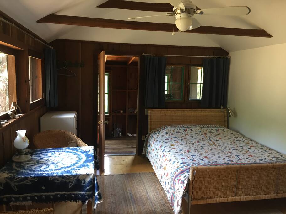 queen bed