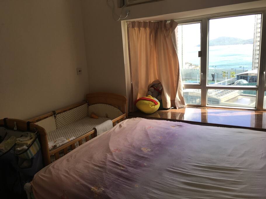 主人房(婴儿床已移除) Master Room View (baby crib removed)