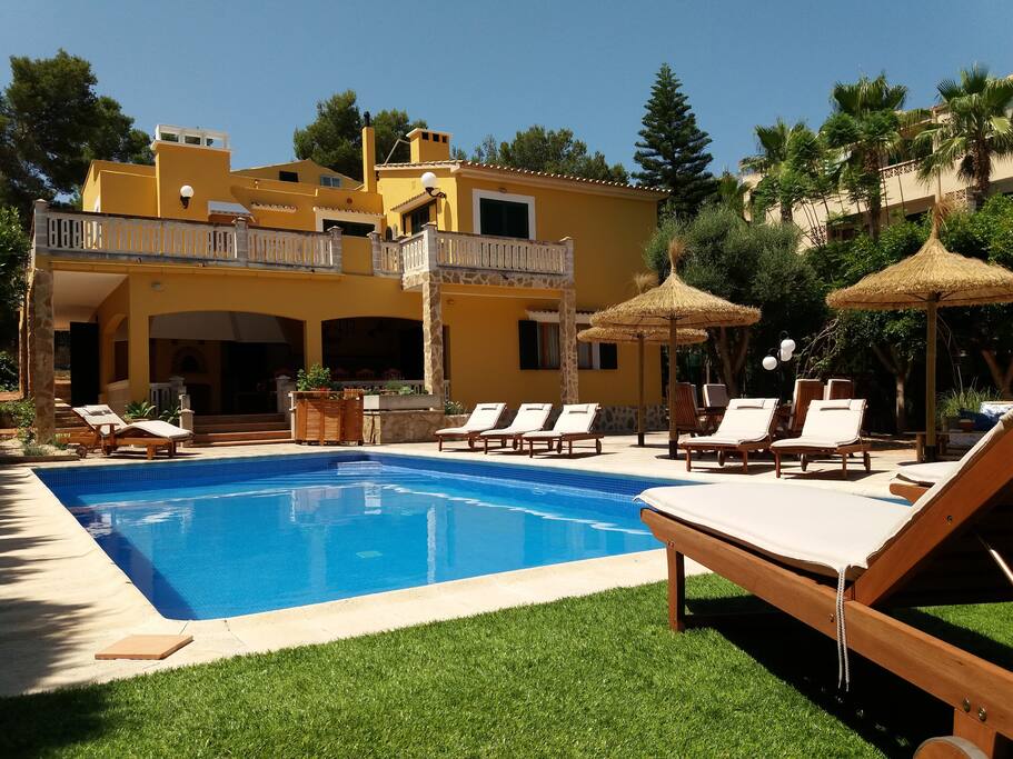 Relaxoase am 50 m²-Pool