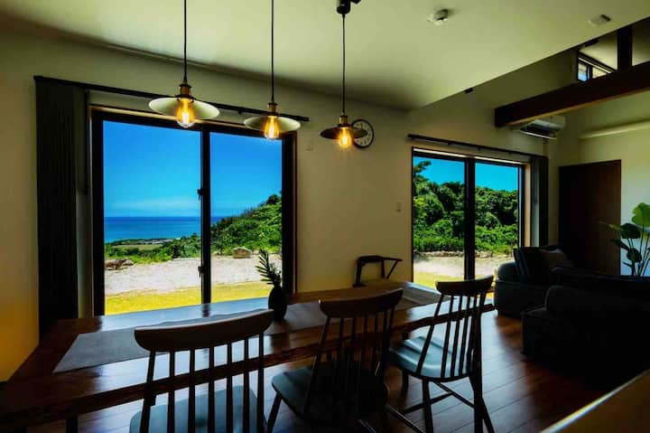 [Mountain house] A house where you can relax and feel the nature and sea of Okinawa.