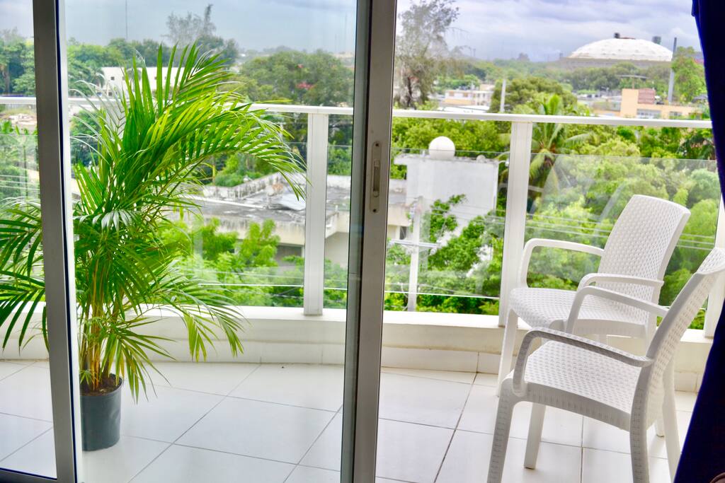 BALCONY WITH OPEN VIEW ON THE CITY