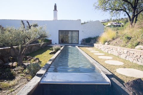 Spectacular mountain views, hiking & beaches