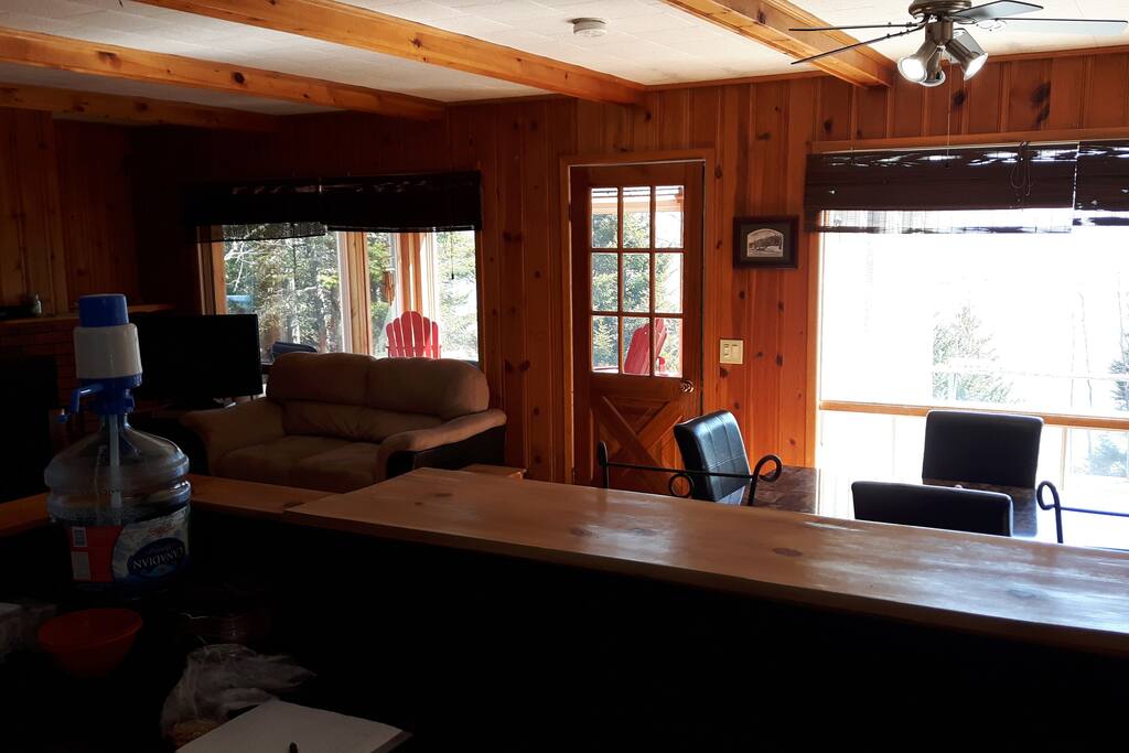 Living Room/Dining Area