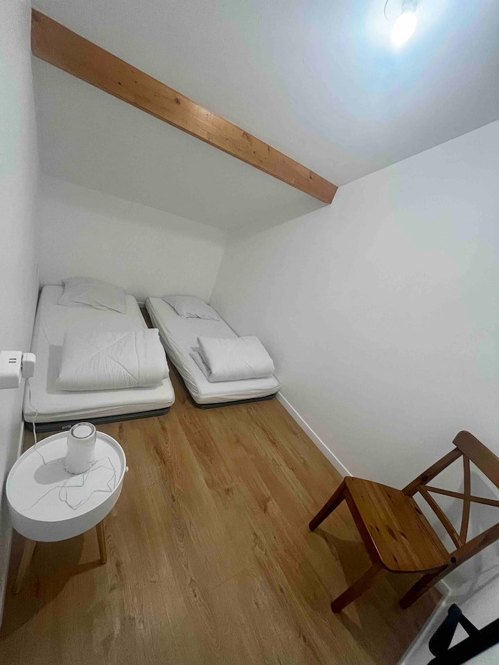 ¡Habitación ideal para niños, accesible por la habitación de los padres! 