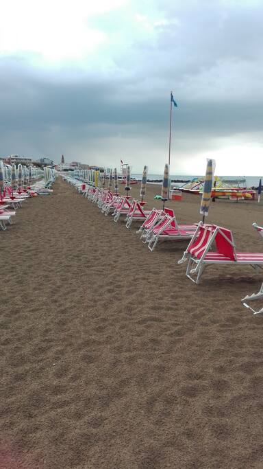 spiaggia 5 a 200 metri dalla casa - beach nr 5 is 200 meters from our house.