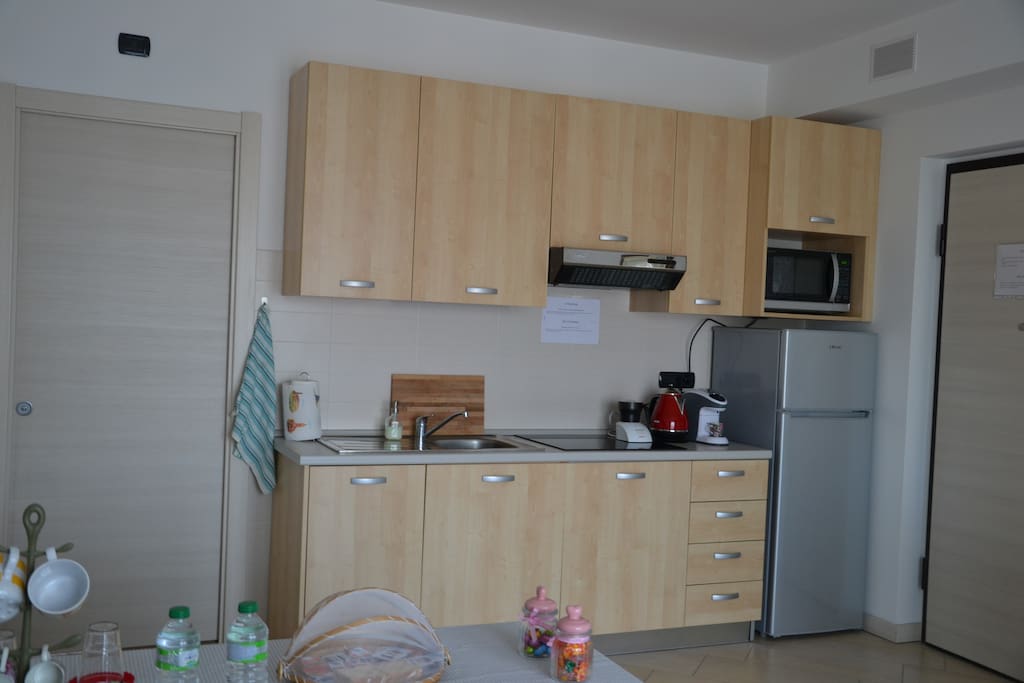 Cucina completamente accessoriata