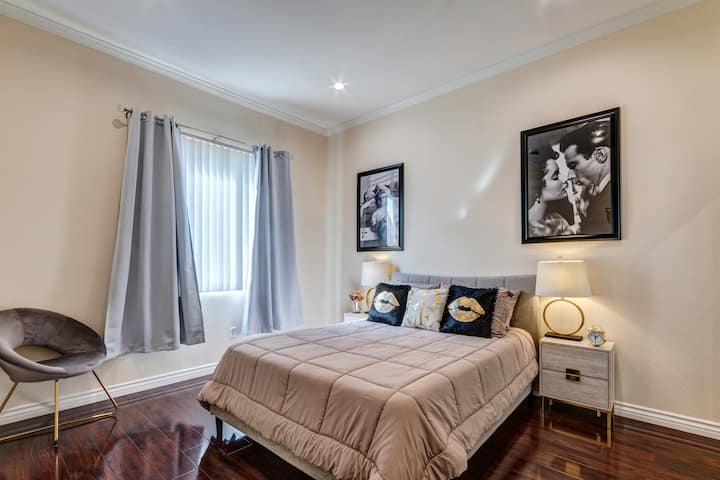 ห้องนอนที่ 2 - เตียงควีนไซส์