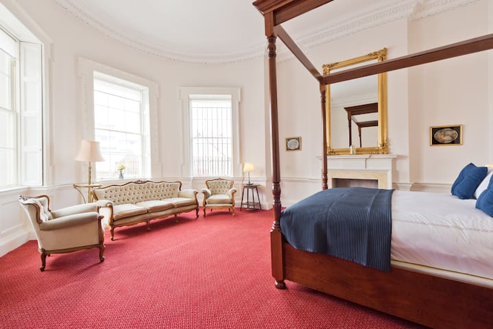 The Wynne Suite-Historic City Centre Apartment