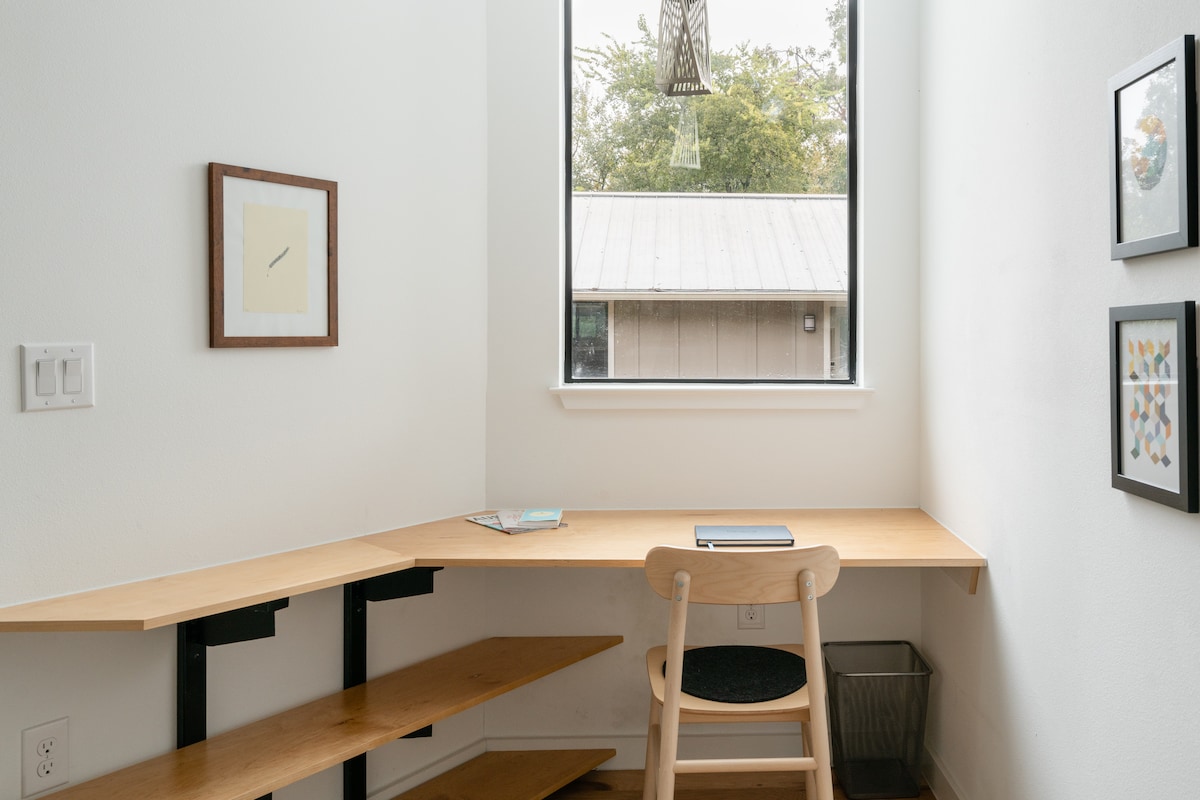 Modern East ATX Gem | Workspace + Walk everywhere