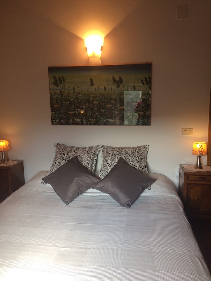 стая с двойно легло на първия етаж