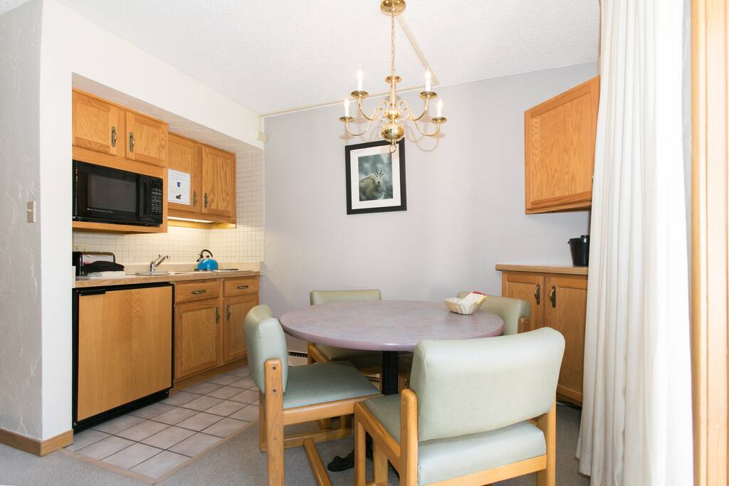 Prepare meals from the kitchenette in your room