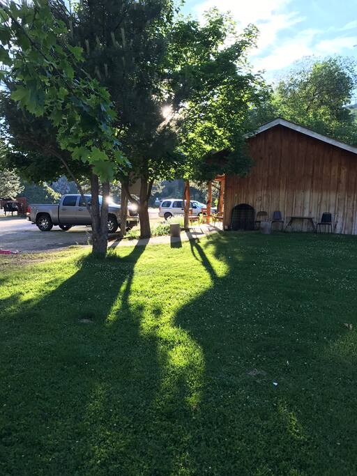 Lawn between motel and cafe is great for kicking back, having a beer, playing wiffle ball or frisbee