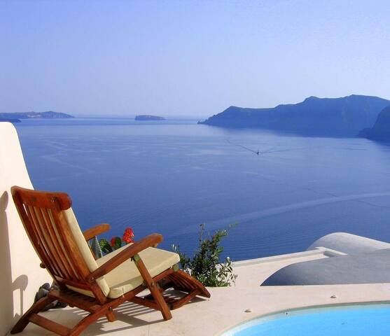 6 Bedroom Private Villa with Caldera View and pool gallery image 2