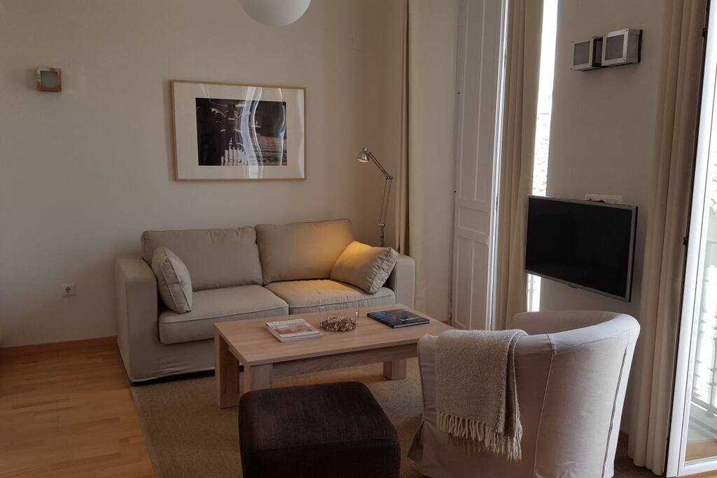 Zona de estar, con sofa cama de matrimonio, todo nuevo a estrenar
