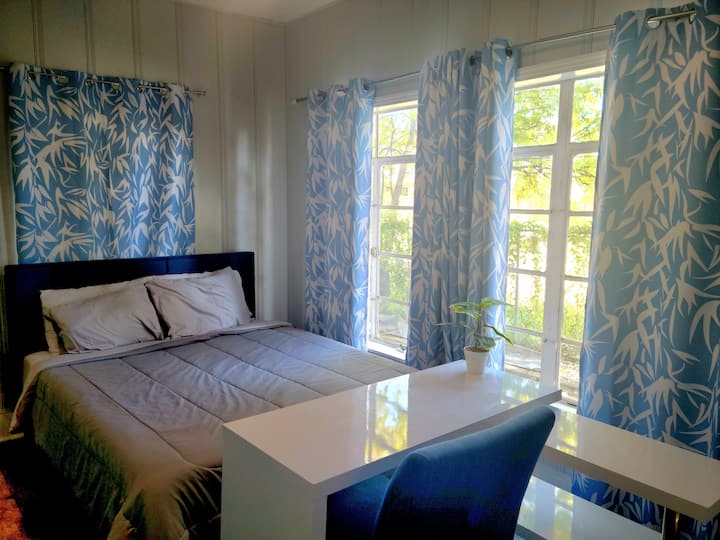 Walk To The Riverwalk From Your Private Room! - サン・アントニオ, TX