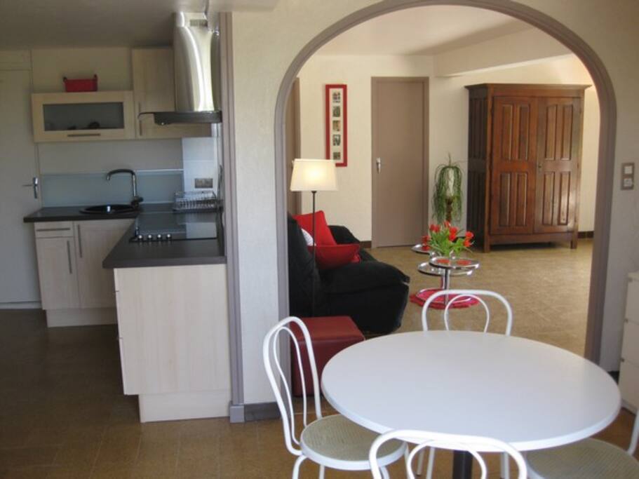 intérieur ! Un canapé-lit vient compléter la chmbre