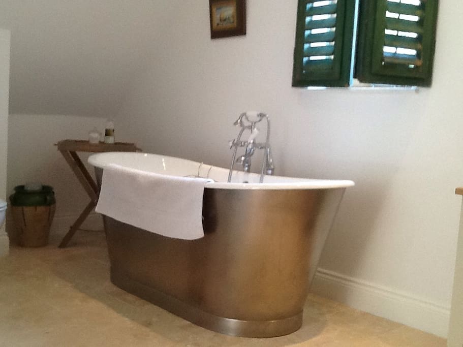 Cast iron bath