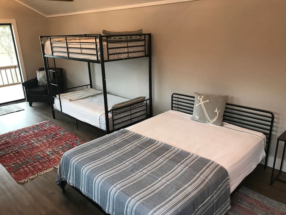 Queen & Twin bunk beds