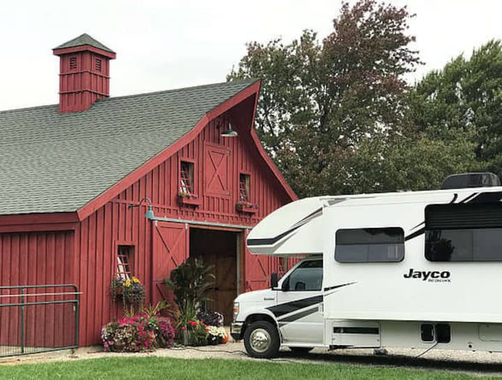 รูป ที่จอดรถบ้านเรดบาร์น 1