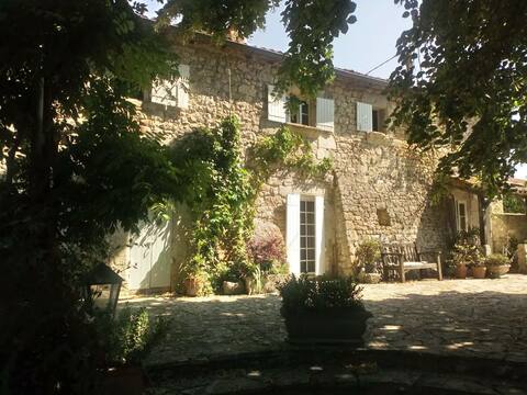 Le Terrier, Montaillac, just outside Loubes-Bernac