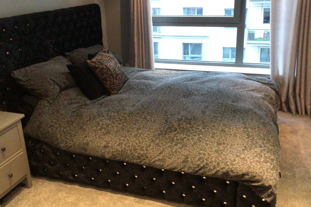 En-suite master bedroom