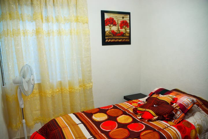 Ერთადგილიანი საწოლი, პირველი სართული, საძინებელი