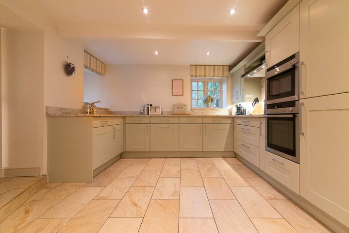 Olive Tree Cottage In The Heart Of Bakewell Cottages For Rent In