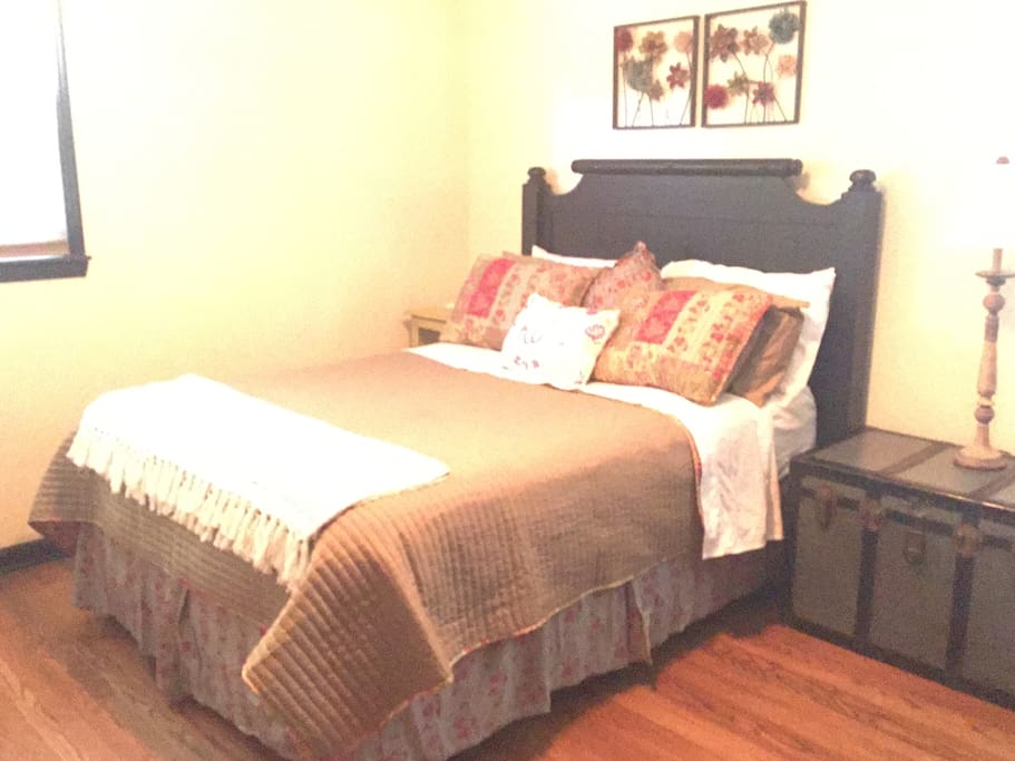 Queen Bedroom