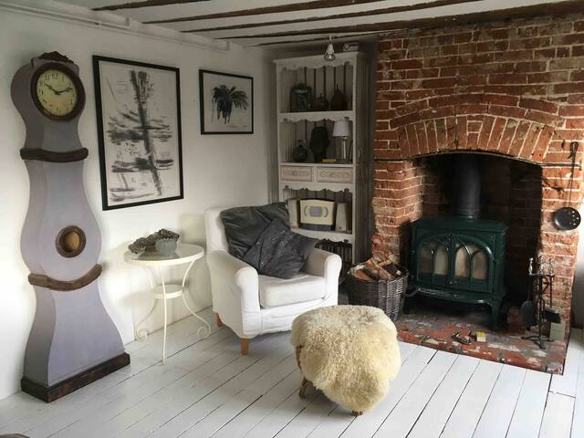 Suffolk Artist Country Living Cottages For Rent In Rendham