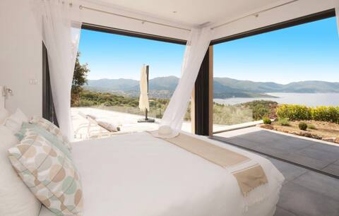 Lovely sea view villa with private heated pool