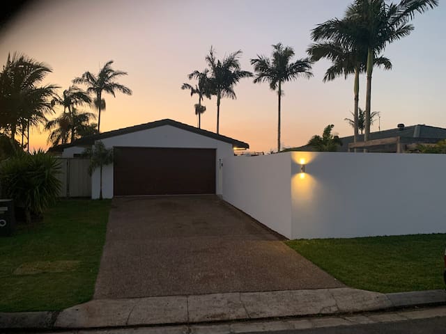 The Palms Mooloolaba Waterfront Home gallery image 3