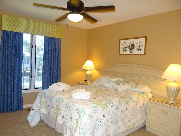 第三间卧室-标准双人床