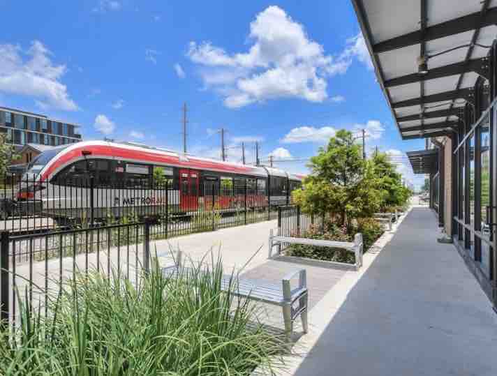 Downtown Oasis: Work, Pool, Gym and EV Park