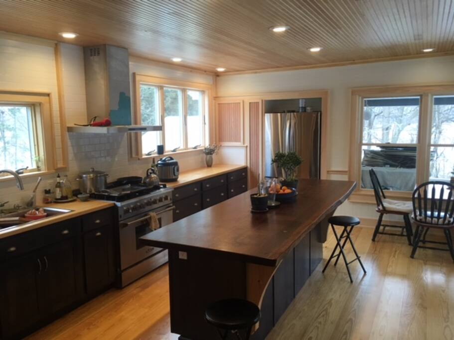 kitchen, full access