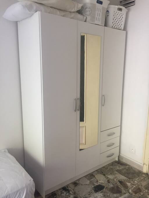 Armoire