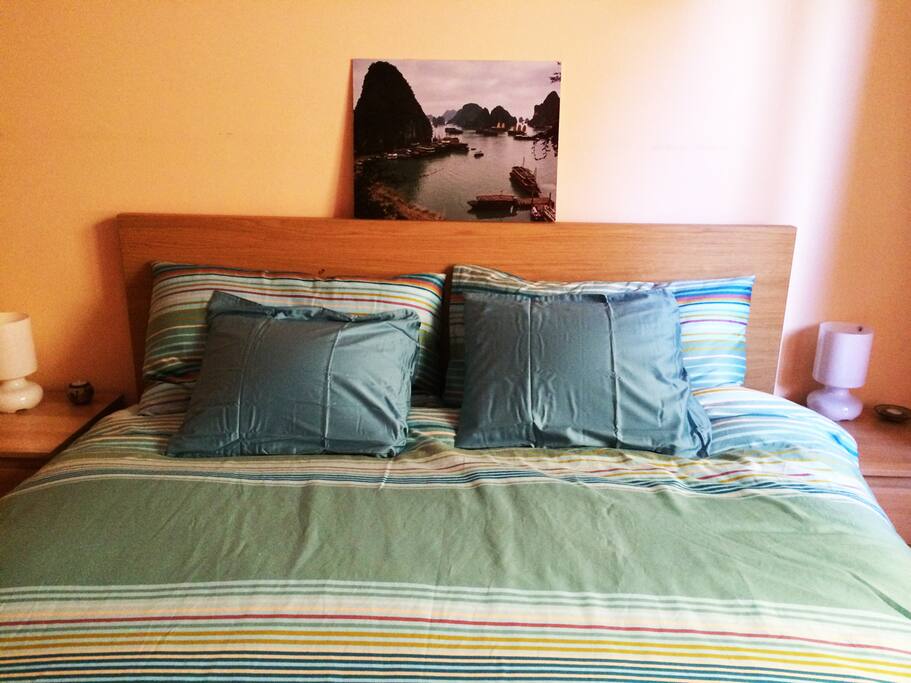 Queen size bed