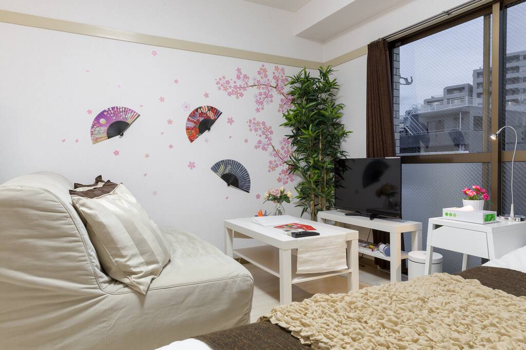 Welcome to my room page! Feel free to contact me anytime:)