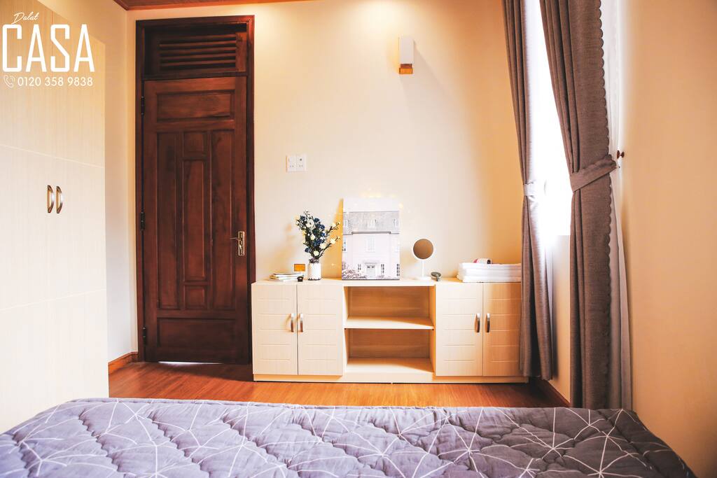 Neat and cozy room