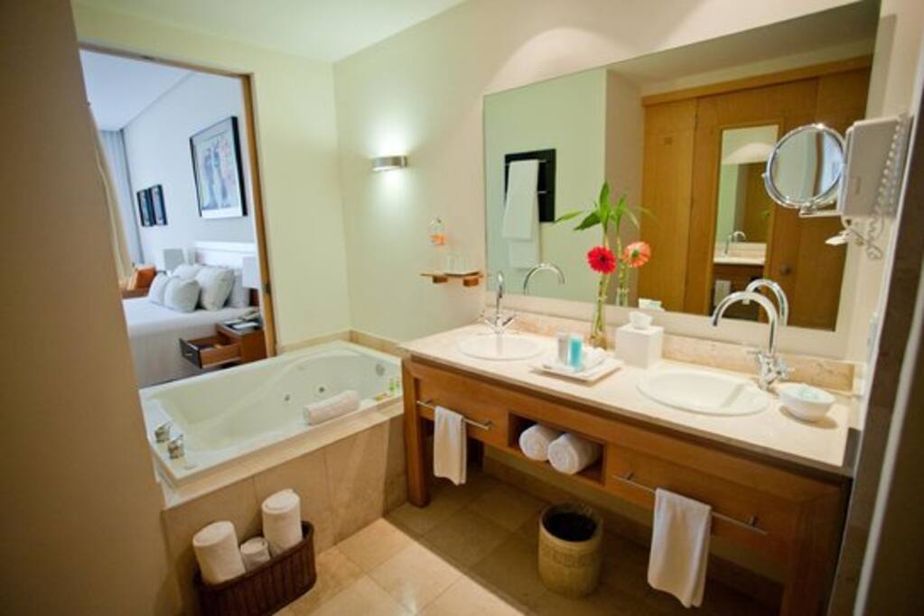 Bathroom with Jacuzzi.