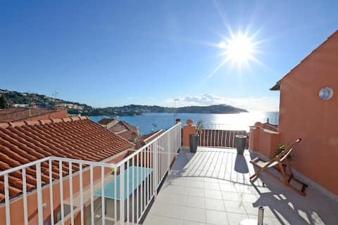 House with large sunny terrace, stunning sea views