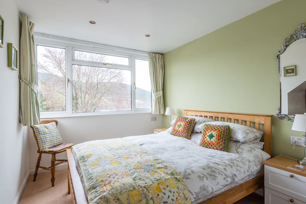 Double bedroom with soft duvets and Egyptian Cotton bedding