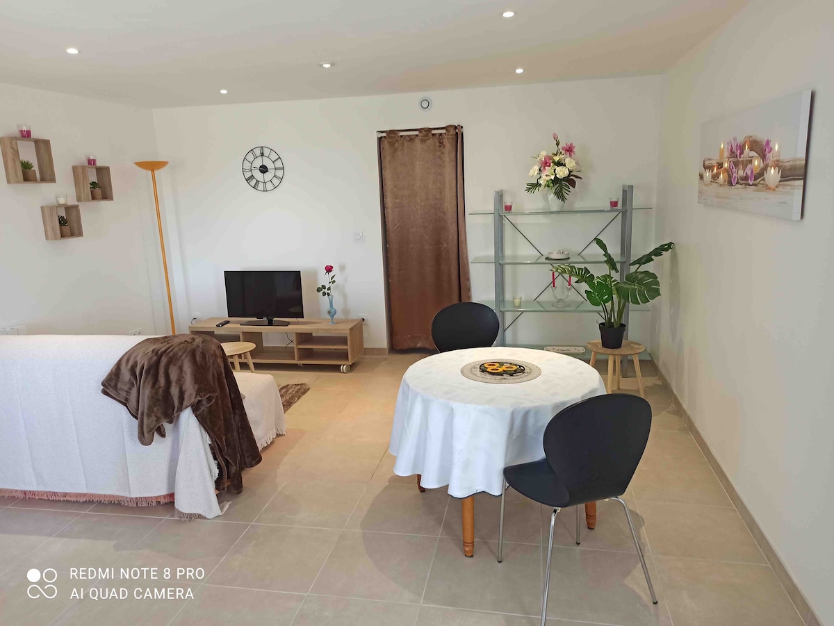 Top Airbnb: Charming 2-room ground floor villa with independent entrance à Manosque