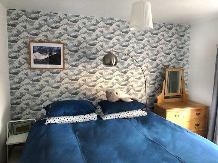 חדר שינה שני: אפשרות למיטת קינג סייז גדולה פי שניים לפי בקשה