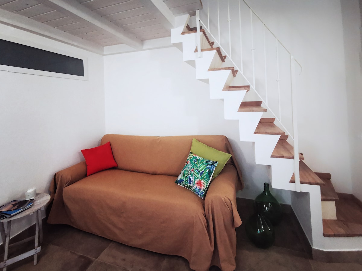 Top Airbnb: Etesia Vacation Home à Aci Castello