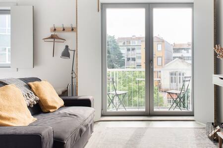 Trendy Home Studio in an Artsy Area